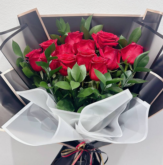 Luxe Bouquet - 12 Roses